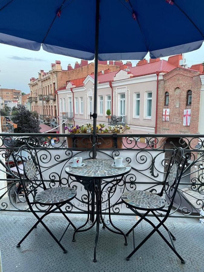 Tbilicity Hotel Тбилиси Экстерьер фото