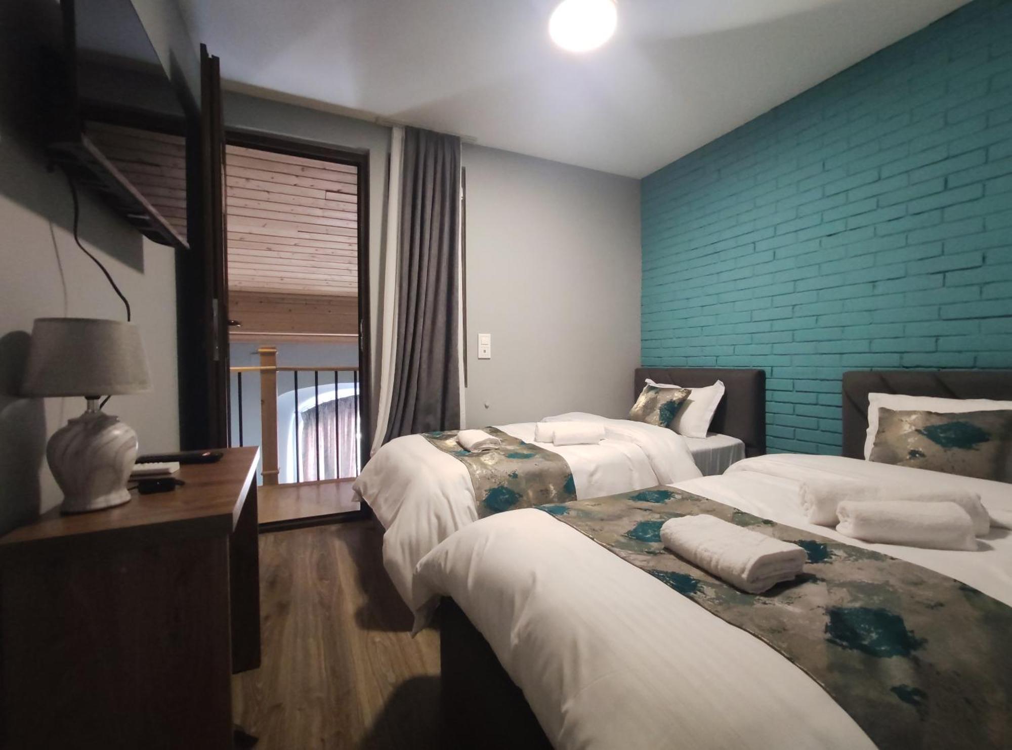 Tbilicity Hotel Тбилиси Экстерьер фото
